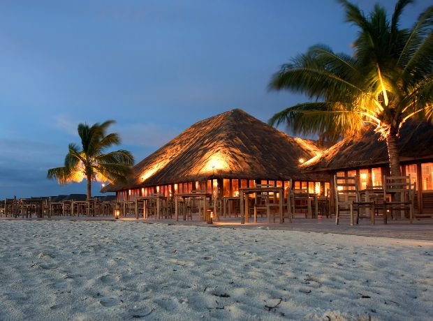 O que as melhores pousadas em Trancoso ensinam sobre arquitetura para restaurantes